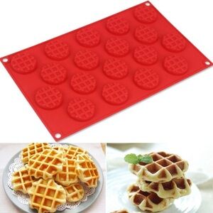 NWT Non-Stick Silicon Mini Round Waffle Mold